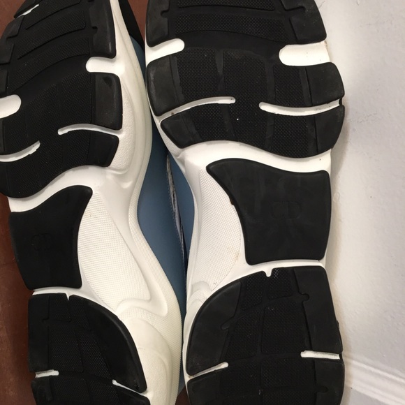 Dior B22 Authentic Blue/Beige Sneakers Made in Italy serial number 20ADC 51. - Picture 8 of 12